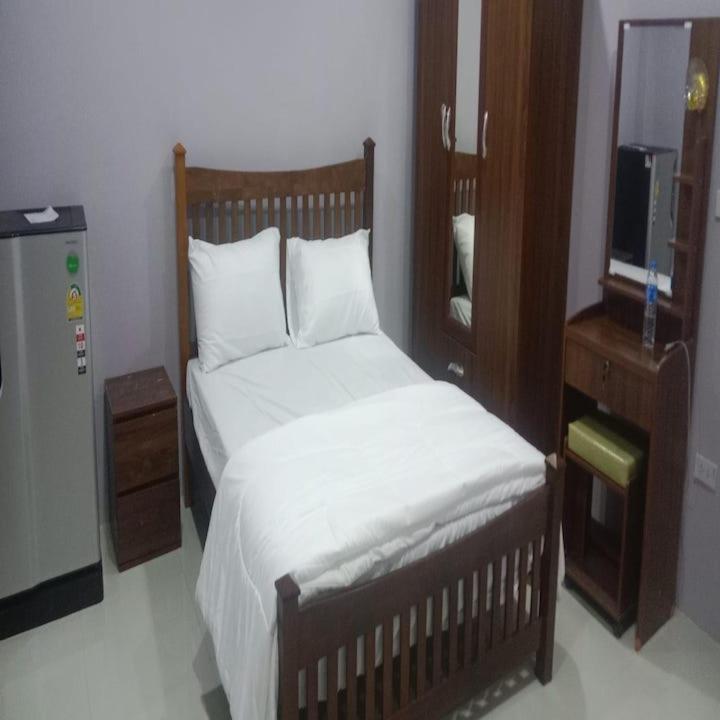 Tulsi Inn At Walking Street Паттайя Экстерьер фото